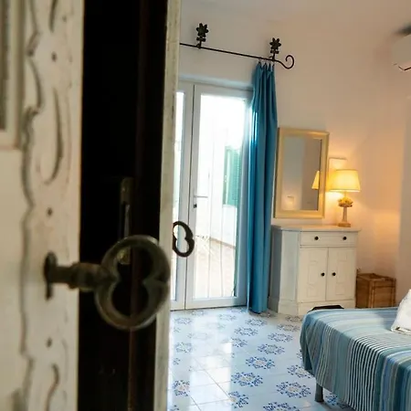 Conchiglia Blu Con Piscina Forio (Isola d'Ischia)